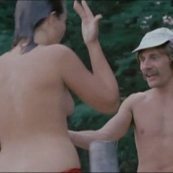 Голая Ану Панула