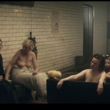 Голая Джики Шни