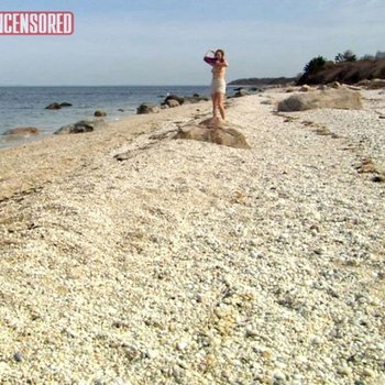 Голая Наханни Джонстон