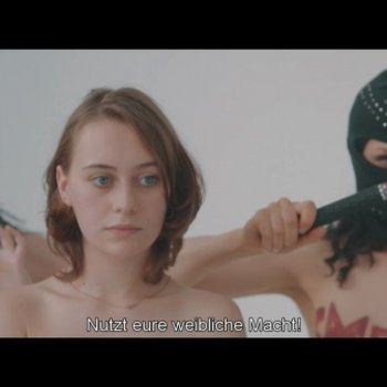 Голая Николь Мерседес Мюллер
